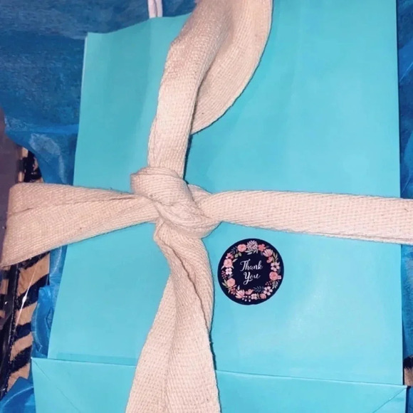 Babaton  Aritzia Reseller Mystery box 10 Items - Picture 2 of 4